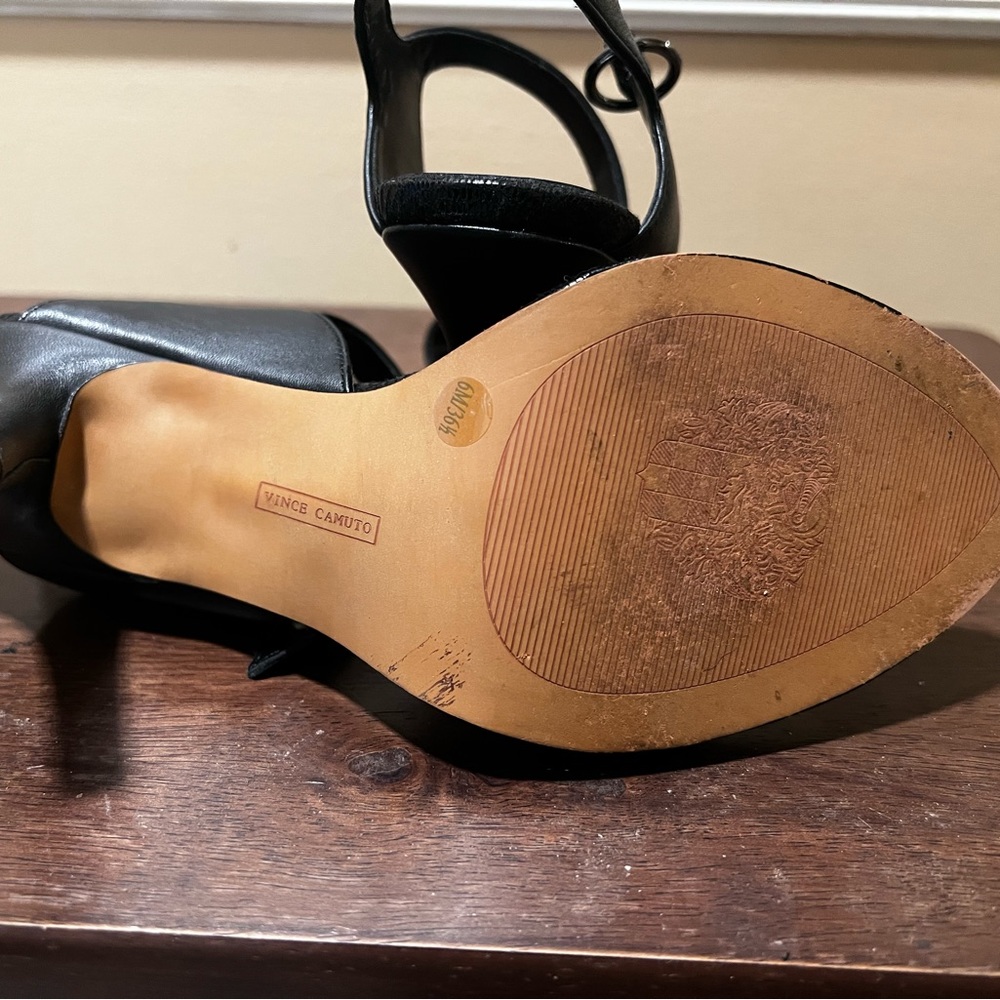Vince Camuto heels size 6 - Picture 3 of 4